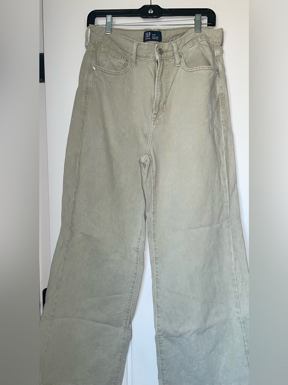 GAP High-Rise Wide Leg Jeans 8/29